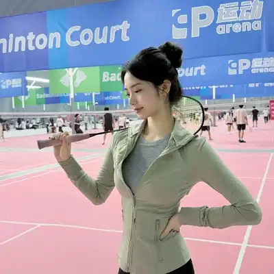 陈巧